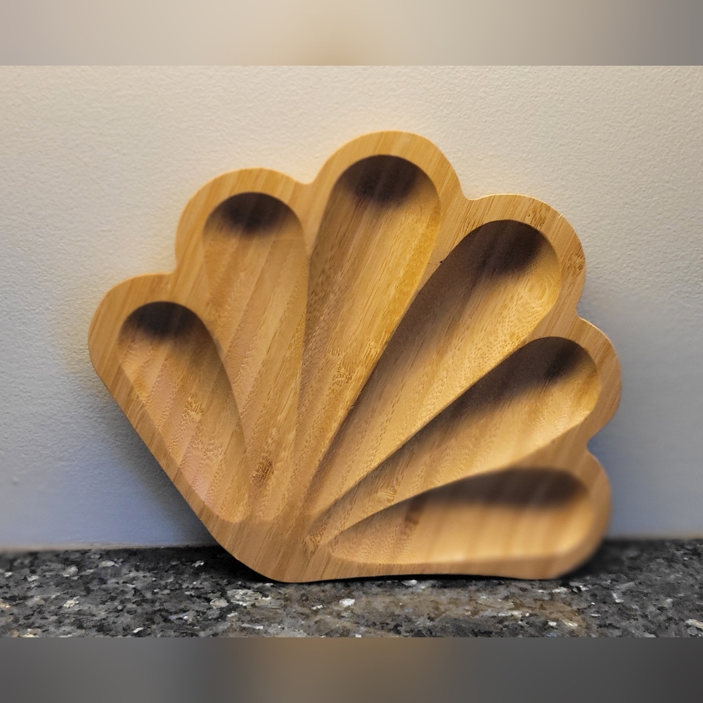 Beachy Bombshell Catchall Tray - Picture 3 of 3